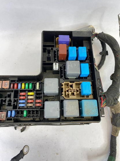 2003-2006 TOYOTA TUNDRA 4.0L V6 A/T ENGINE COMPARTMENT FUSE RELAY JUNCTION BOX