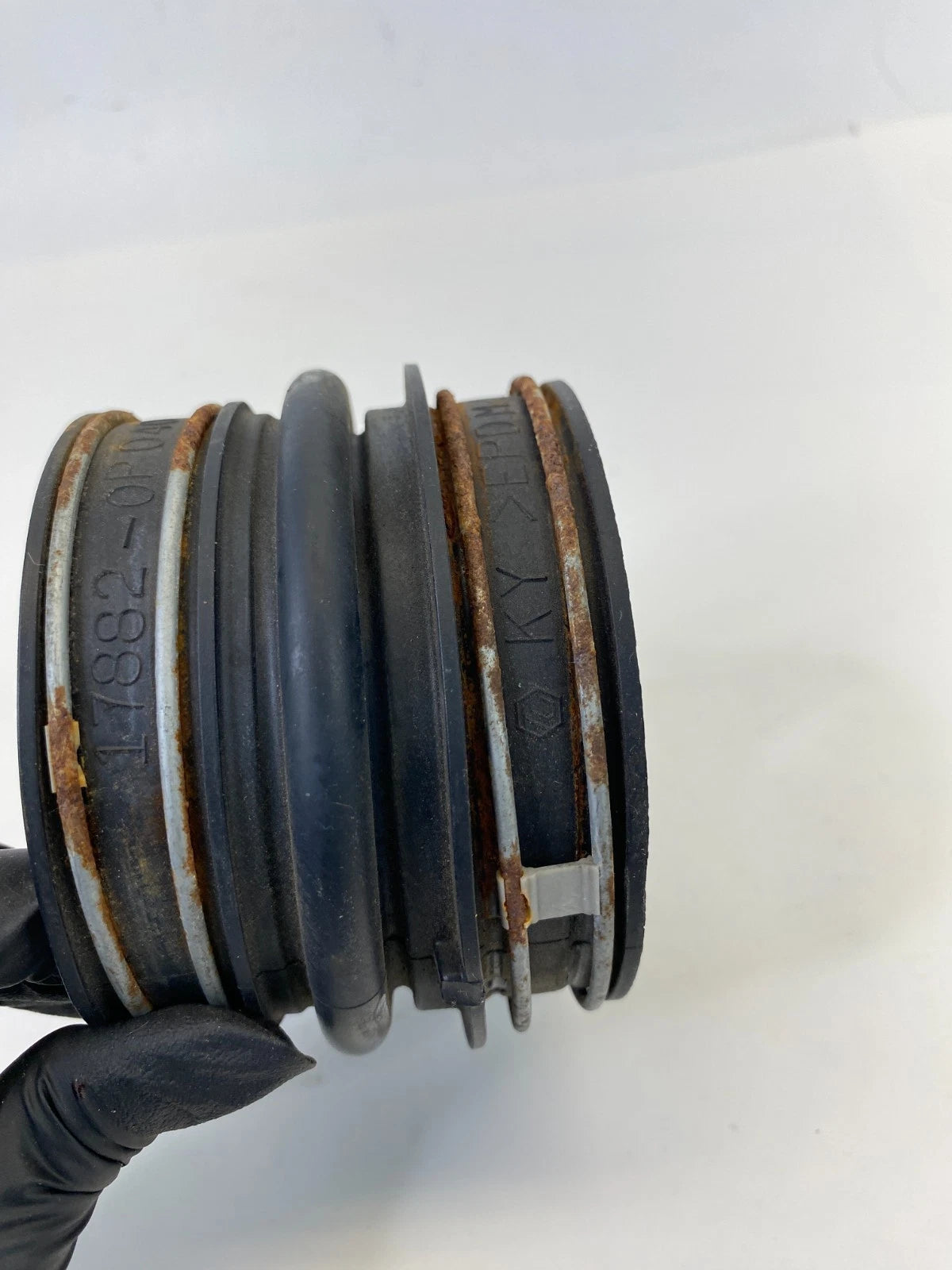 2007-2009 LEXUS RX350 3.5L ENGINE AIR CLEANER INTAKE HOSE DUCT TUBE 17882-0P040