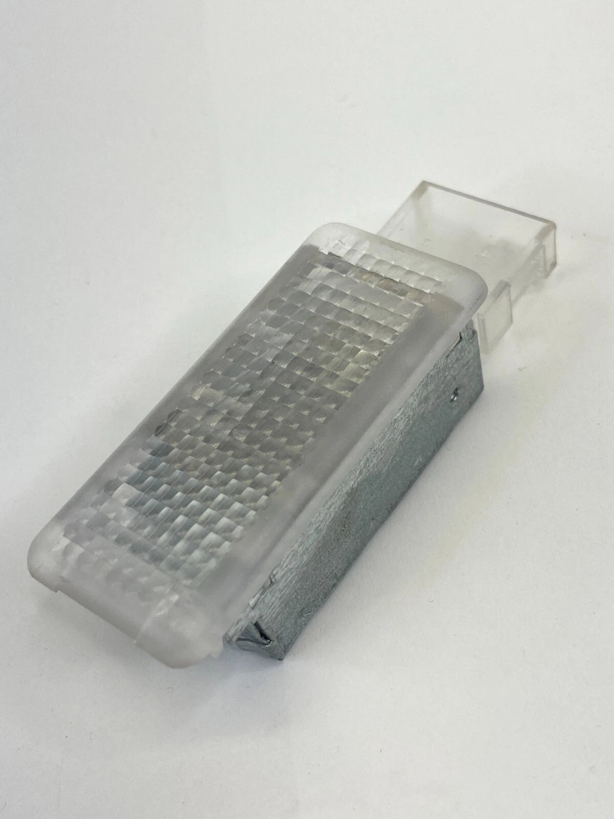 2007-2018 VW VOLKSWAGEN JETTA INNER COUTESY LIGHT GLOVE BOX LAMP 7L0947415 OEM