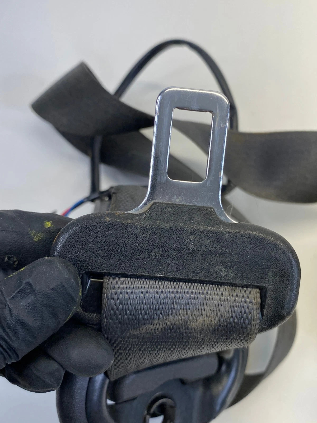 2006-2011 CHEVROLET HHR PASSENGER FRONT RIGHT SEAT BELT RETRACTOR OEM FACTORY