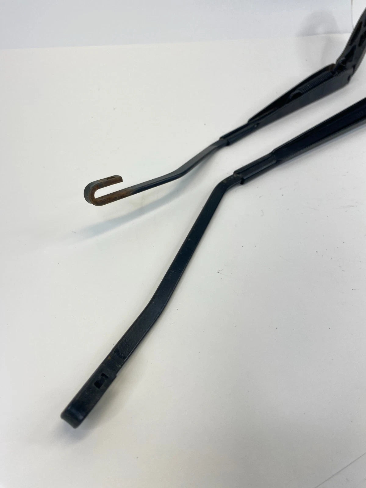 2012-2019 Nissan Versa SEDAN Front Right & Light Windshield Wiper Arm Pair OEM