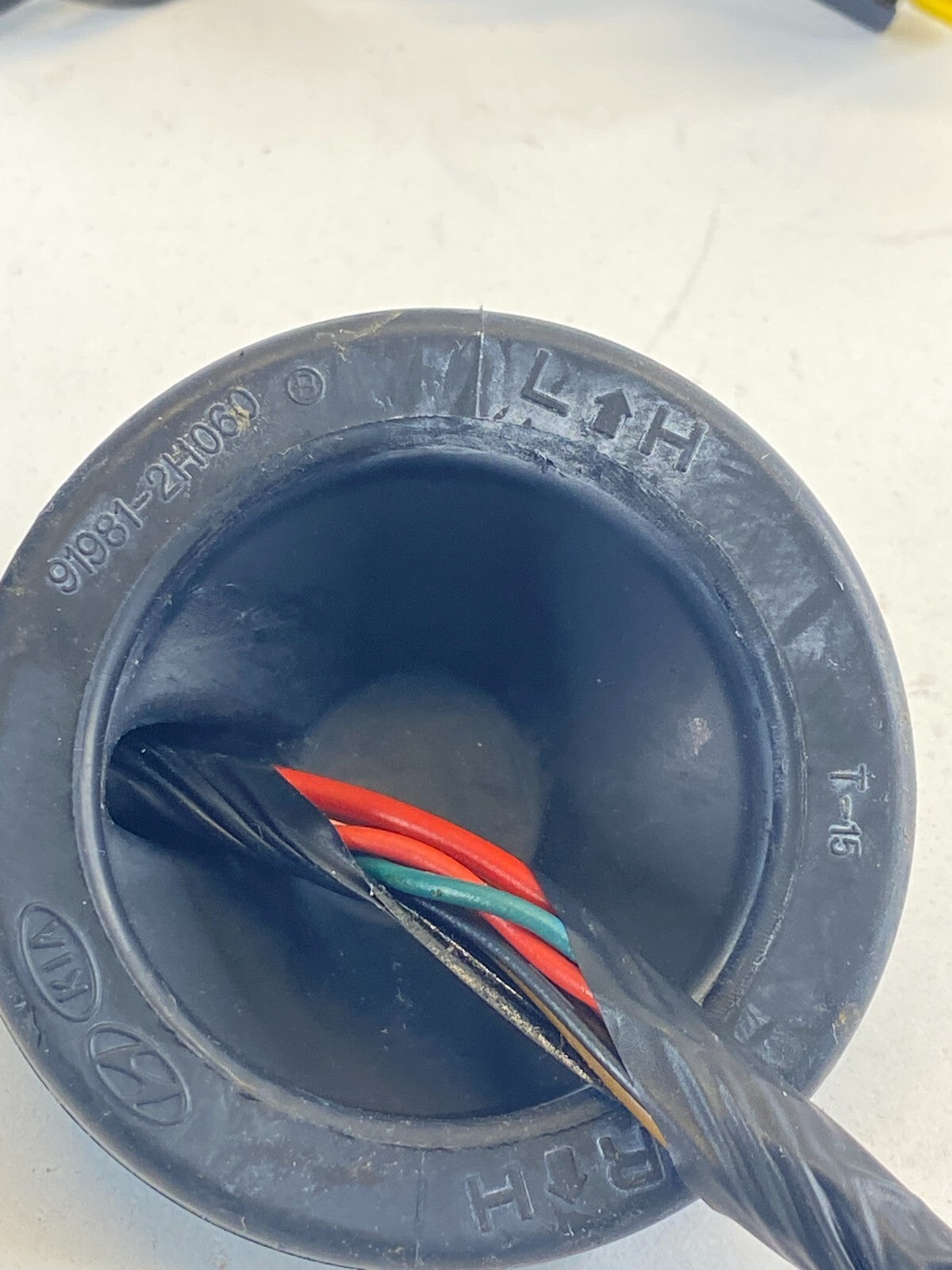 07 08 09 10 Hyundai Elantra Sedan Rear Right Door Wiring Harness Wire Cable OEM