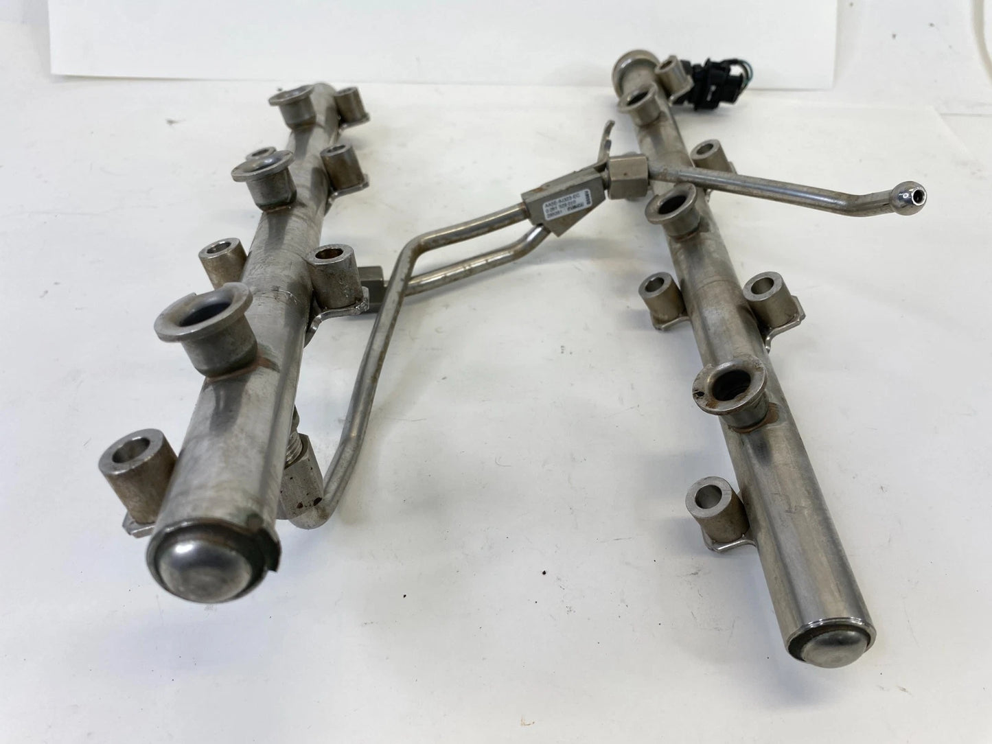 2016-2019 FORD EXPLORER INTERCEPTOR 3.5L V6 FUEL INJECTION RAIL ASSY OEM