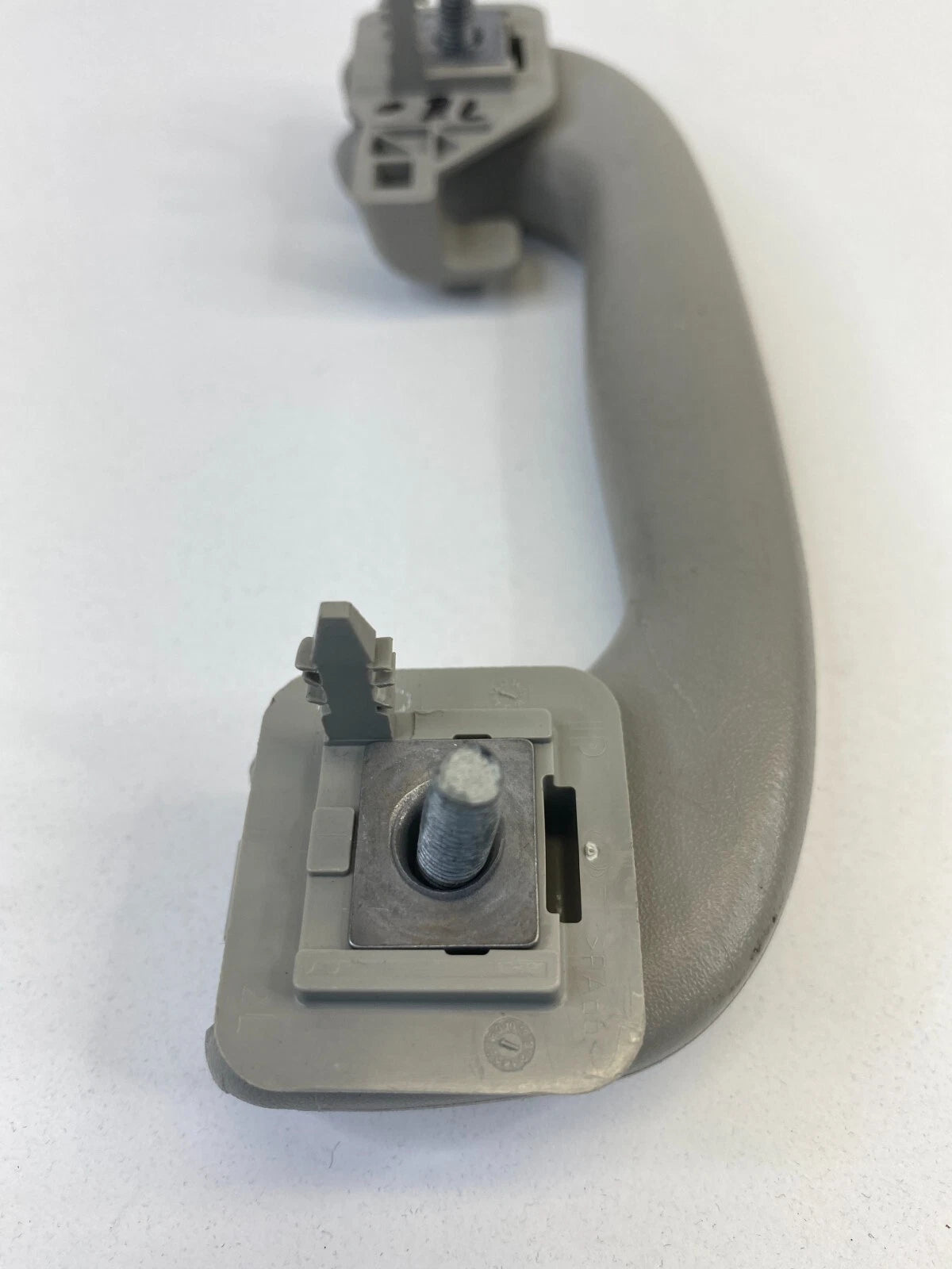 2013-2015 CHEVY MALIBU REAR LEFT DRIVER SIDE CEILING ASSIST GRIP HANDLE GRAY OEM