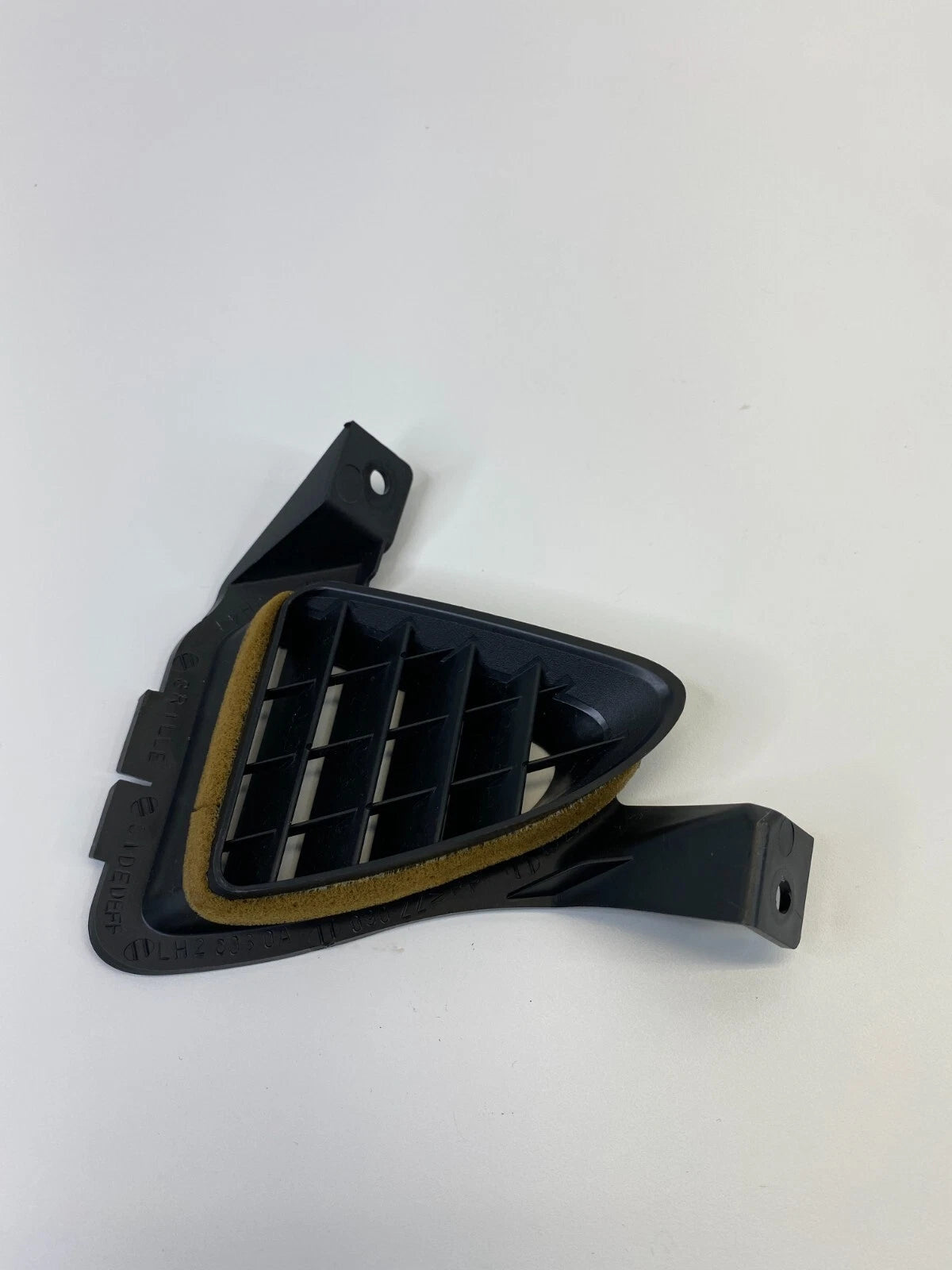 08-15 MITSUBISHI LANCER UPPER LEFT DASH A/C AIR VENT GRILLE DEFROSTER 28030A090