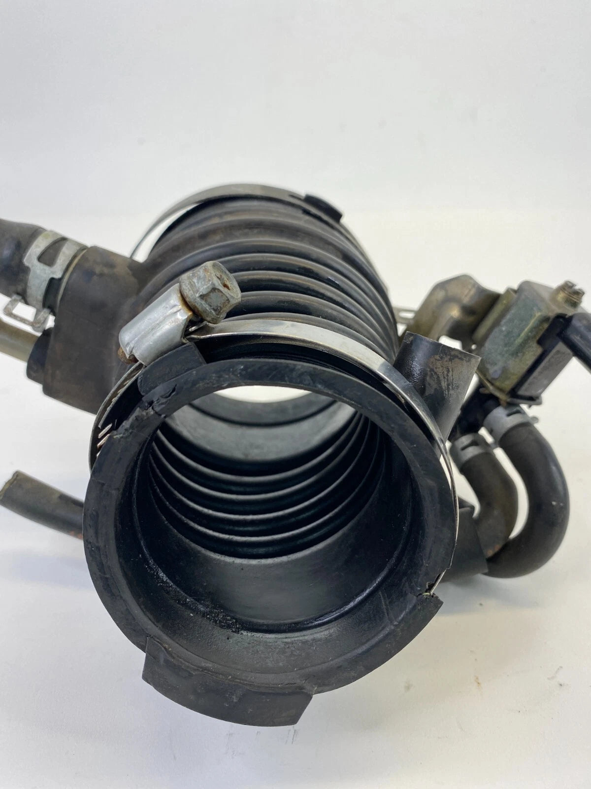 2000 2001 MAZDA MPV 2.5L V6 A/T ENGINE AIR CLEANER INTAKE HOSE GY01-13-220 OEM