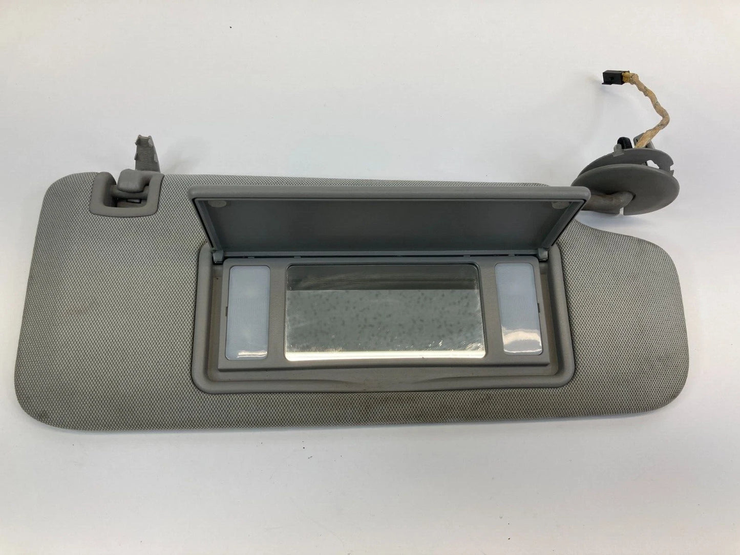 2013-2015 CHEVROLET CHEVY MALIBU FRONT RIGHT SUNVISOR SUN VISOR SHADE OEM