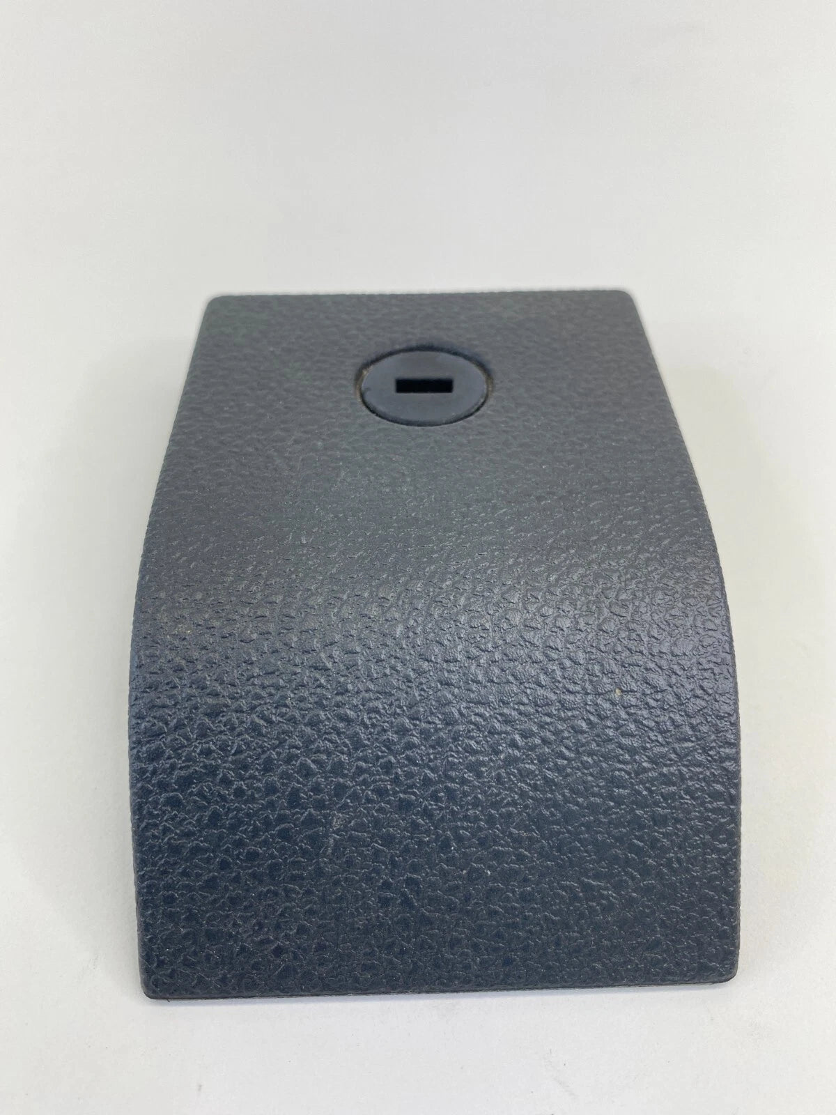 2012-2019 VOLKSWAGEN PASSAT REAR SEAT TRIM PANEL COVER CAP 561-863-413-PIA01 OEM