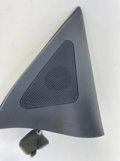 2007-2012 Hyundai Santa Fe Front Right Door Corner Cover w/ Tweeter 87660-0W020