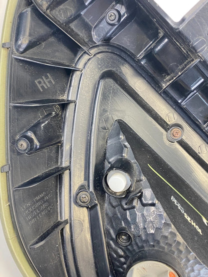 2010 2011 KIA SOUL RIGHT SIDE TAIL LIGHT LAMP BRAKE ASSEMBLY OEM 92402-2K0R