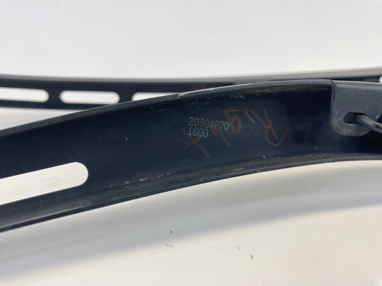 2010-2017 CHEVROLET EQUINOX FRONT RIGHT & LEFT WINDSHIELD WIPER ARM SET