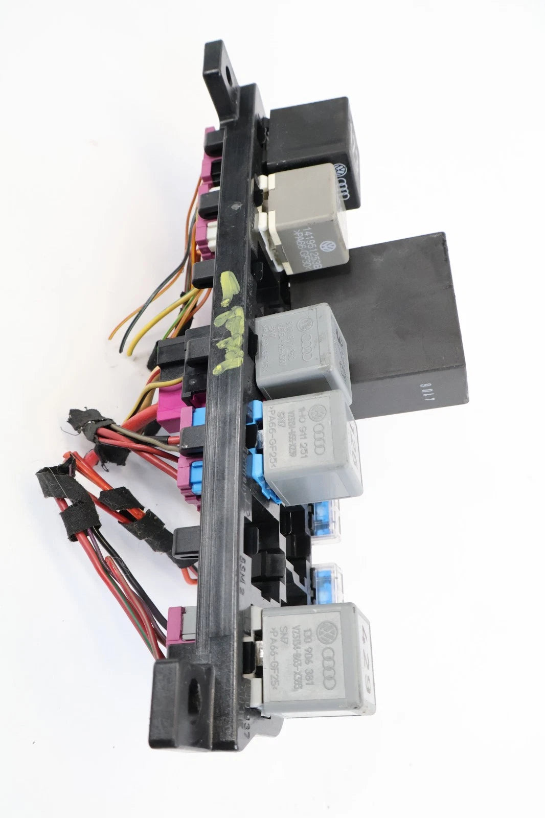 1998-2010 NEW BEETLE 2.5L AT DASH INTERIOR CABIN FUSE BOX BRACKET PANEL OEM