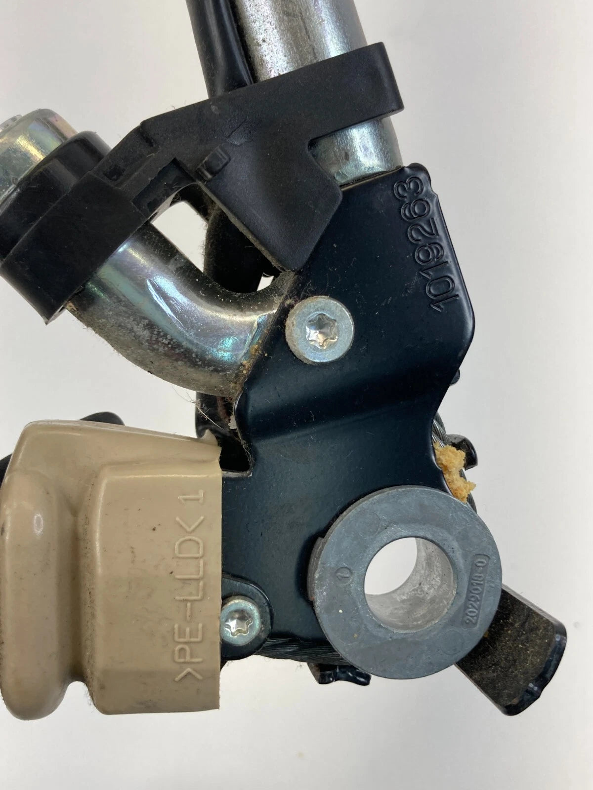 2007-2010 LINCOLN MKX FRONT RIGHT PASSENGER SEAT BELT BUCKLE PRETENSIONER OEM