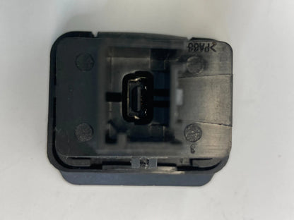 2010 GMC ACADIA CENTER CONSOLE USB AUX IN JACK INPUT PORT ADAPTER 20757329 OEM