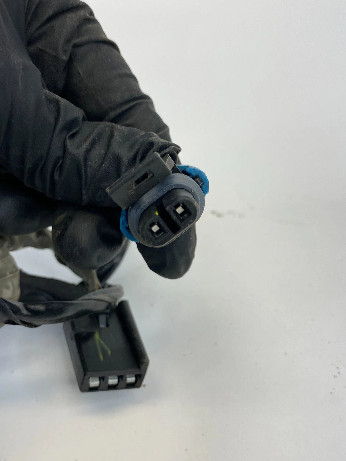 2000 00 GMC YUKON REAR TRUNK LIFTGATE RIGHT SIDE WIRING HARNESS WIRE CABLE OEM