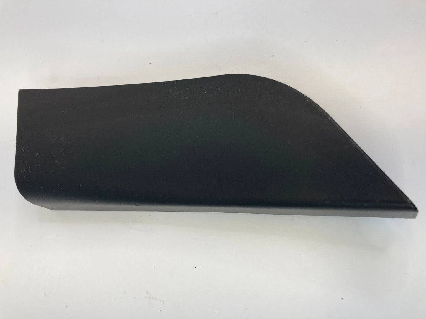 08-10 CHRYSLER TOWN & COUNTRY FRONT RIGHT INNER DOOR MIRROR CORNER COVER TRIM