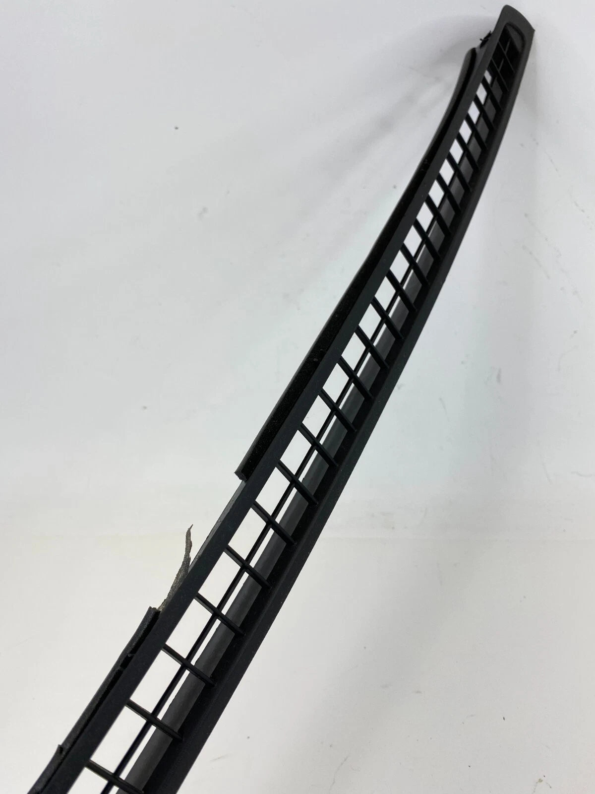 2013-2015 CHEVY MALIBU UPPER DASH WINDSHIELD DEFROSTER NOZZLE GRILLE 20919027