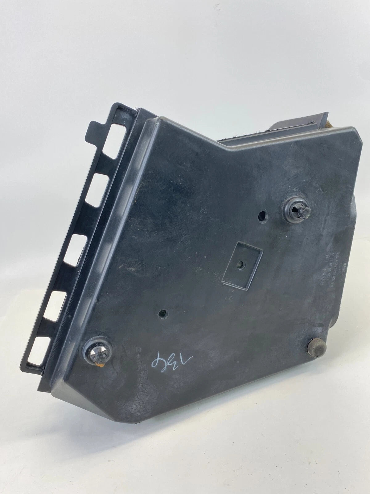 2006 2007 PONTIAC GRAND PRIX 3.8L V6 AIR CLEANER INTAKE BOX LOWER HOUSING COVER