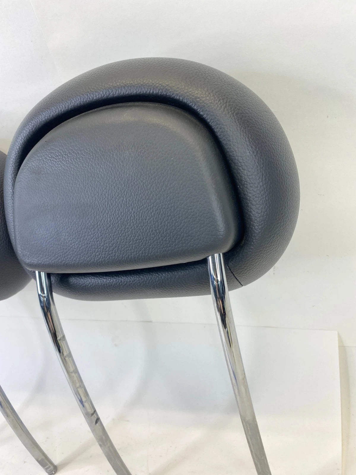 2001-2005 MERCEDES-BENZ C240 FRONT SEAT HEADRESTS PAIR RESTRAINT SET OEM FACTORY