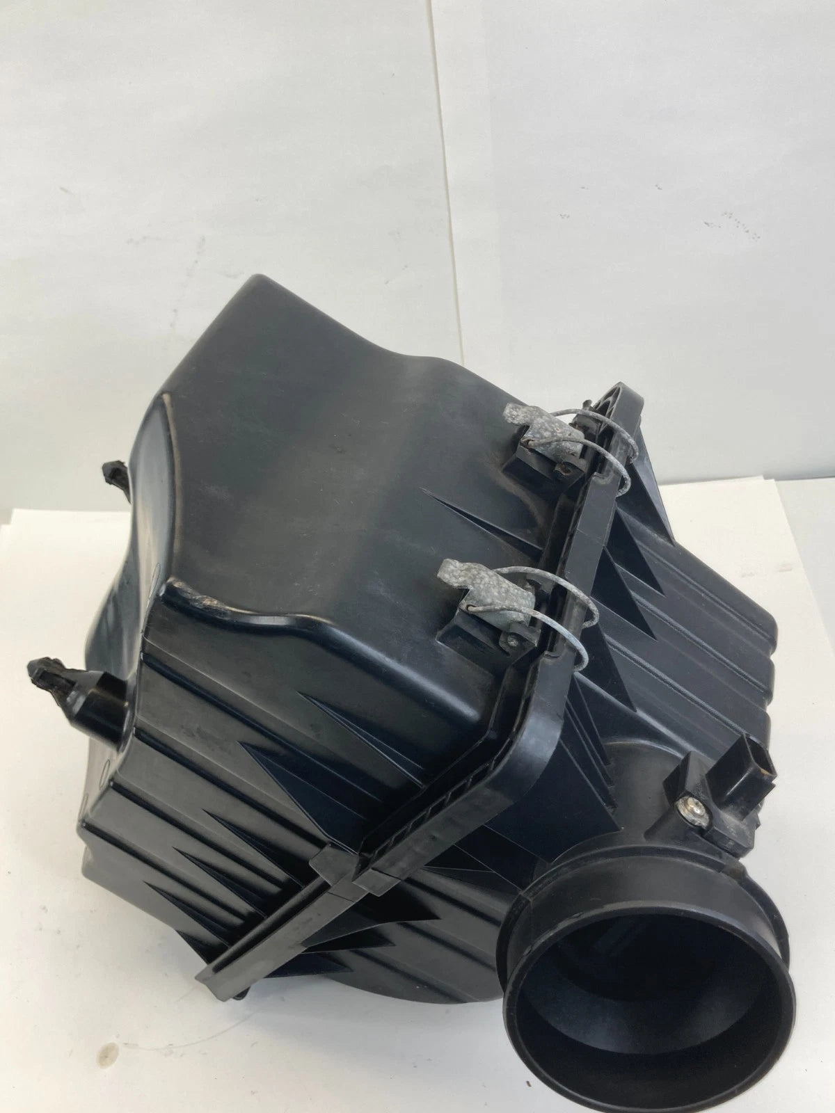 2004 2005 FORD EXPLORER AIR INTAKE CLEANER ASSEMBLY HOUSING OEM 4L24-9C662-AB