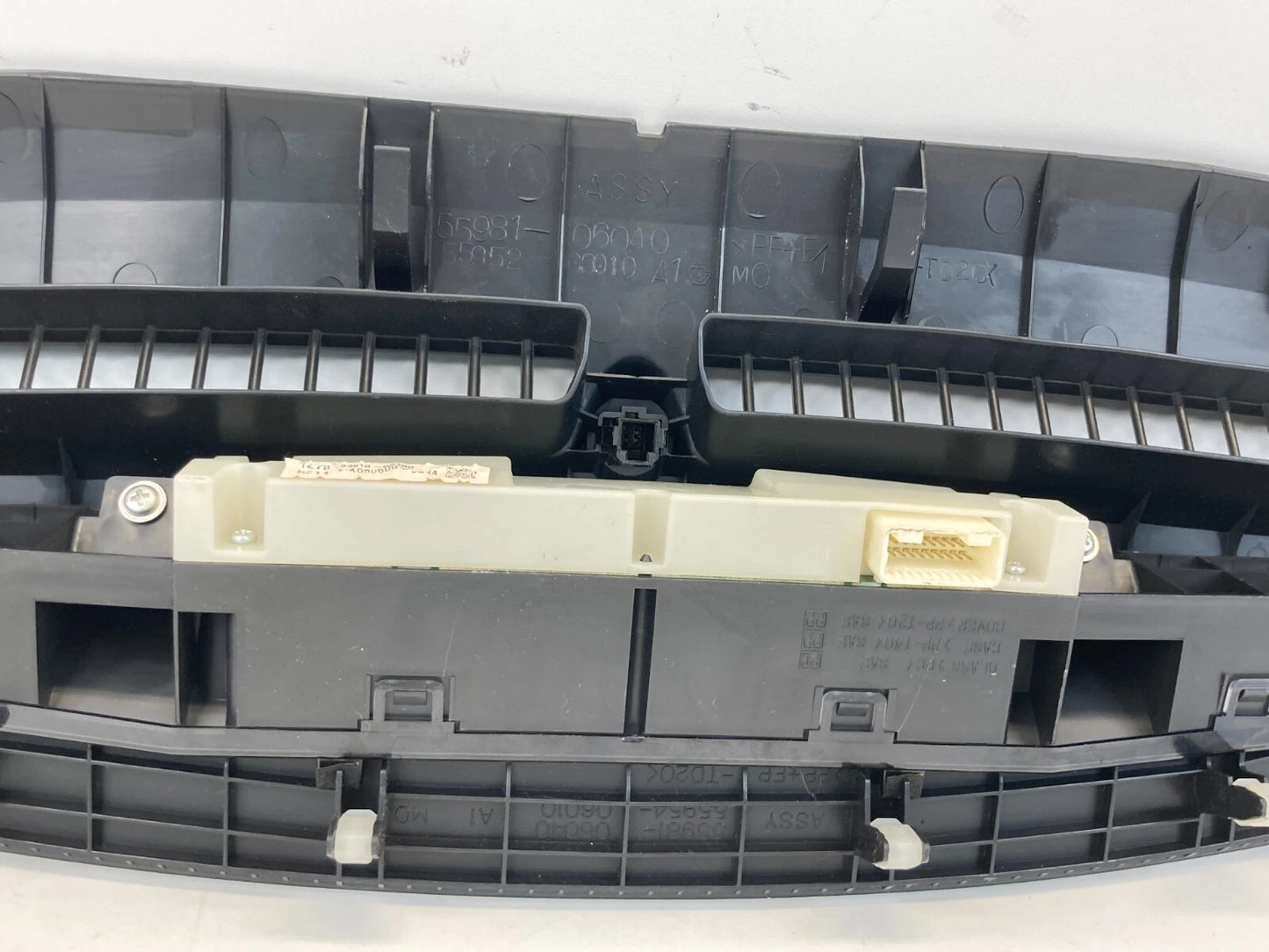 07-11 TOYOTA CAMRY UPPER DASH DEFROSTER VENT GRILL TRIM PANEL 55981-06040 OEM