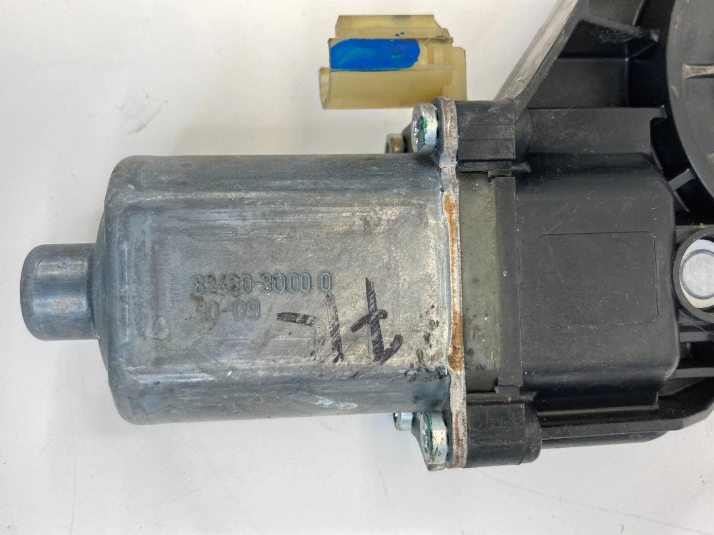 2011-2014 HYUNDAI SONATA FRONT RIGHT SIDE DOOR WINDOW MOTOR 82460-3Q000 OEM
