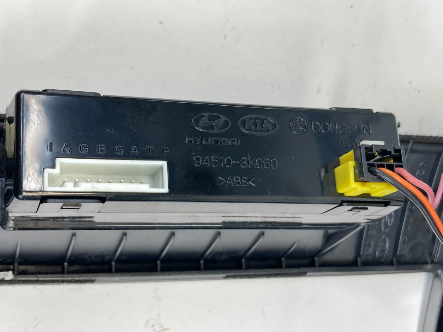 2009 2010 Hyundai Sonata Center Dash Radio Bezel W/ Air Vent Grille Duct OEM