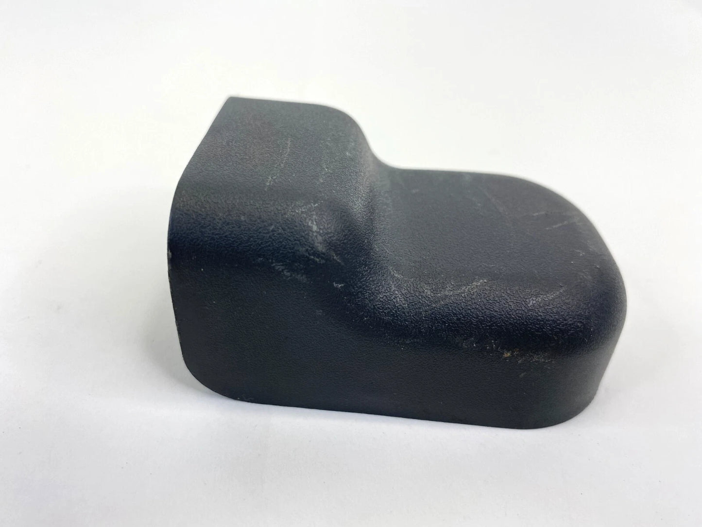 2007-2010 HYUNDAI ELANTRA SDN LEFT SEAT TRACK END CAP COVER TRIM 88567-3K000 OEM