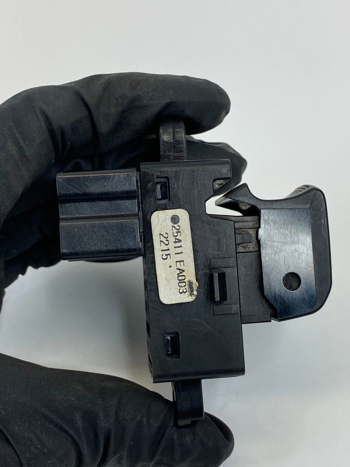 2005-2015 NISSAN XTERRA REAR RIGHT SIDE DOOR WINDOW CONTROL SWITCH 25411-EA003