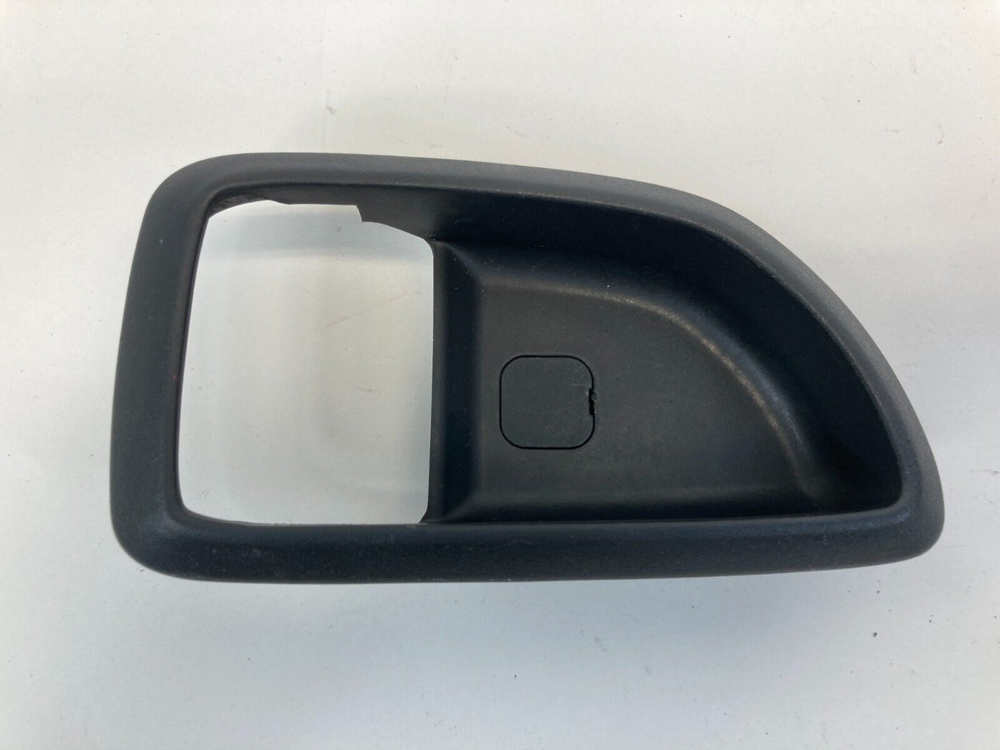 10-13 Kia Soul Front Right Side Inner Door Handle Cover Bezel Trim 82611-2K100