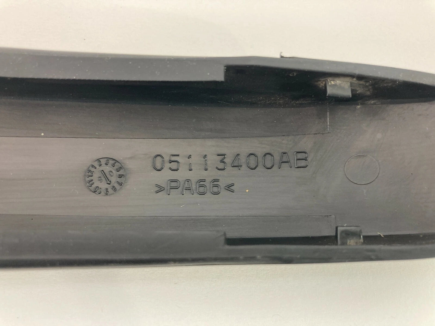 09-14 VOLKSWAGEN ROUTAN REAR RIGHT ROOF RACK UPPER COVER SIDE RAIL 5113400AB OEM