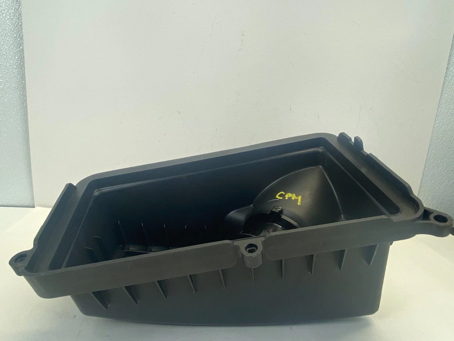 2015 2016 2017 CHRYSLER 200 2.4L AIR INTAKE CLEANER BOX COVER LID OEM