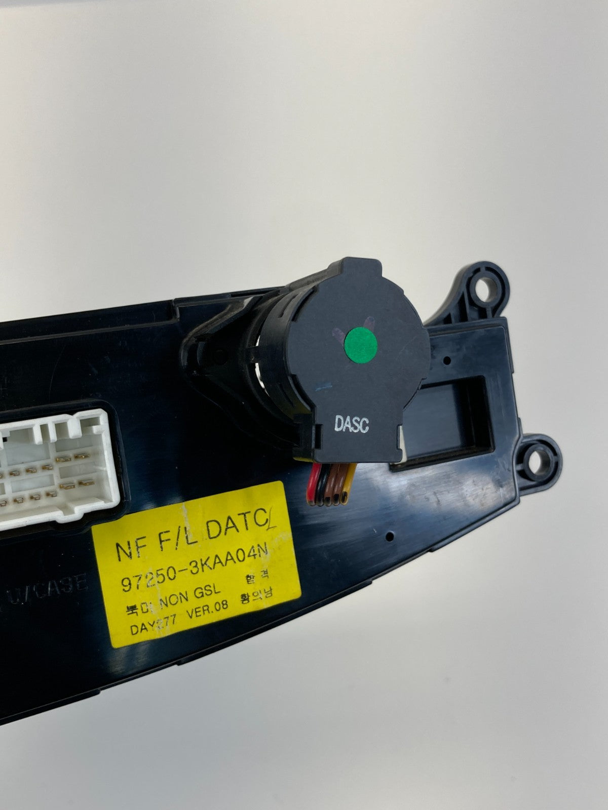 2008-2010 Hyundai Sonata Dash A/C Climate Control Temperature Switch 97250-3KAA0