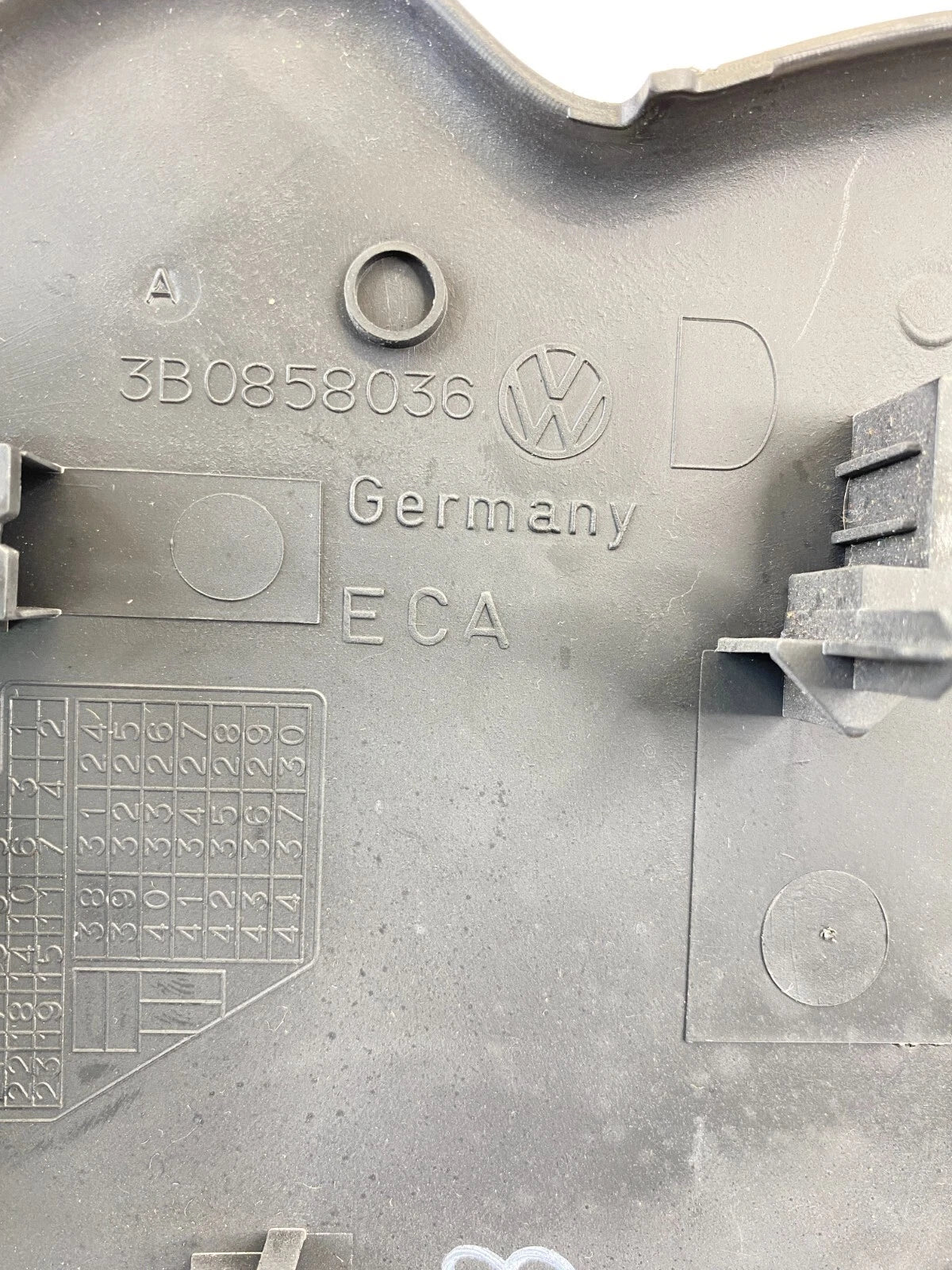 1998-2003 VW VOLKSWAGEN PASSAT DASH RIGHT SIDE END CAP COVER TRIM 3B0858036 OEM
