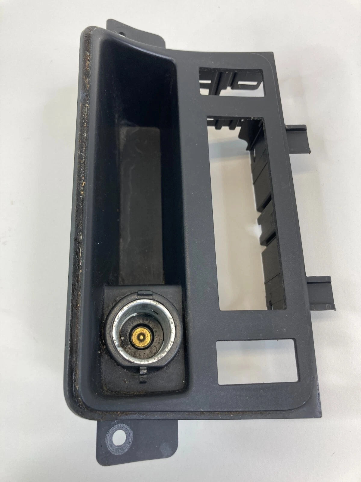 2008-2012 BUICK ENCLAVE CENTER CONSOLE STORAGE TRAY COMPARTMENT POWER OUTLET OEM
