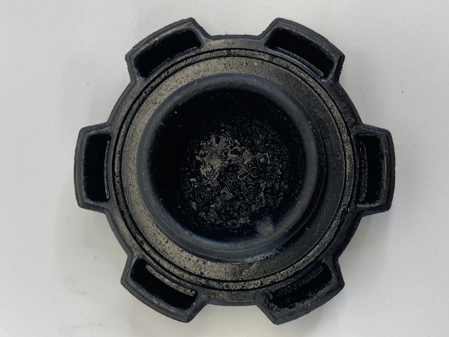 1998-2005 TOYOTA CELICA 00-08 TUNDRA 1.8L L4 ENGINE OIL FILLER FLUID CAP COVER