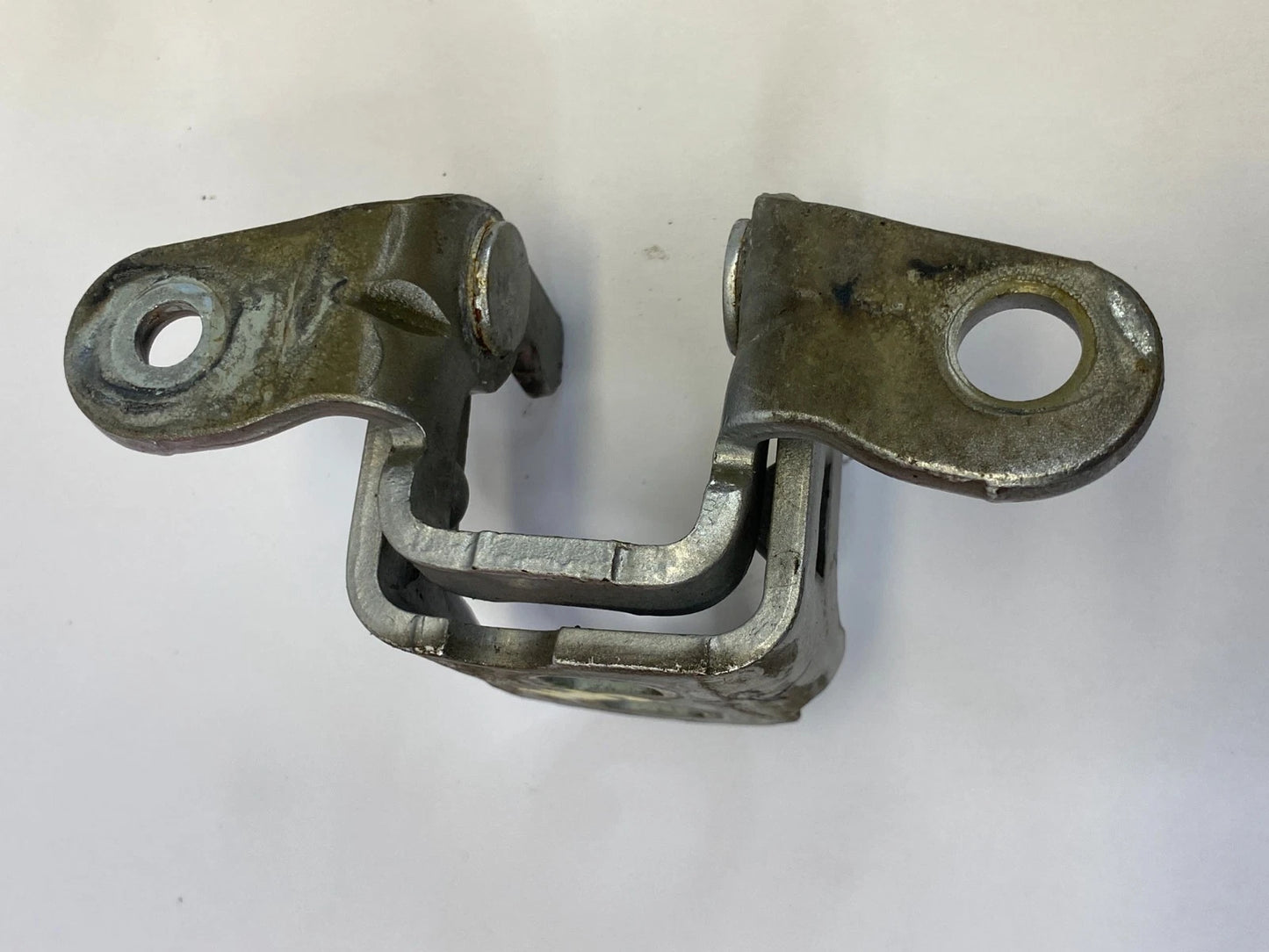 2011-2014 CHRYSLER 200 FRONT RIGHT DOOR UPPER AND LOWER HINGE PAIR OEM 918AHR