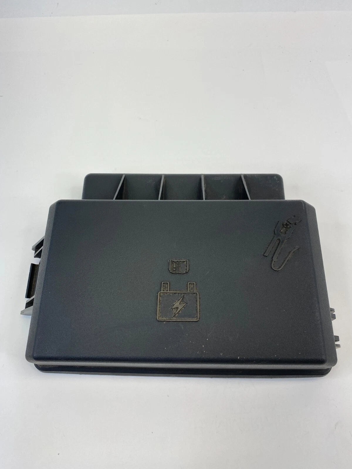 2005-2007 CHRYSLER 300 5.7L A/T UNDER HOOD FUSE BOX COVER LID 7140-1914-30 OEM