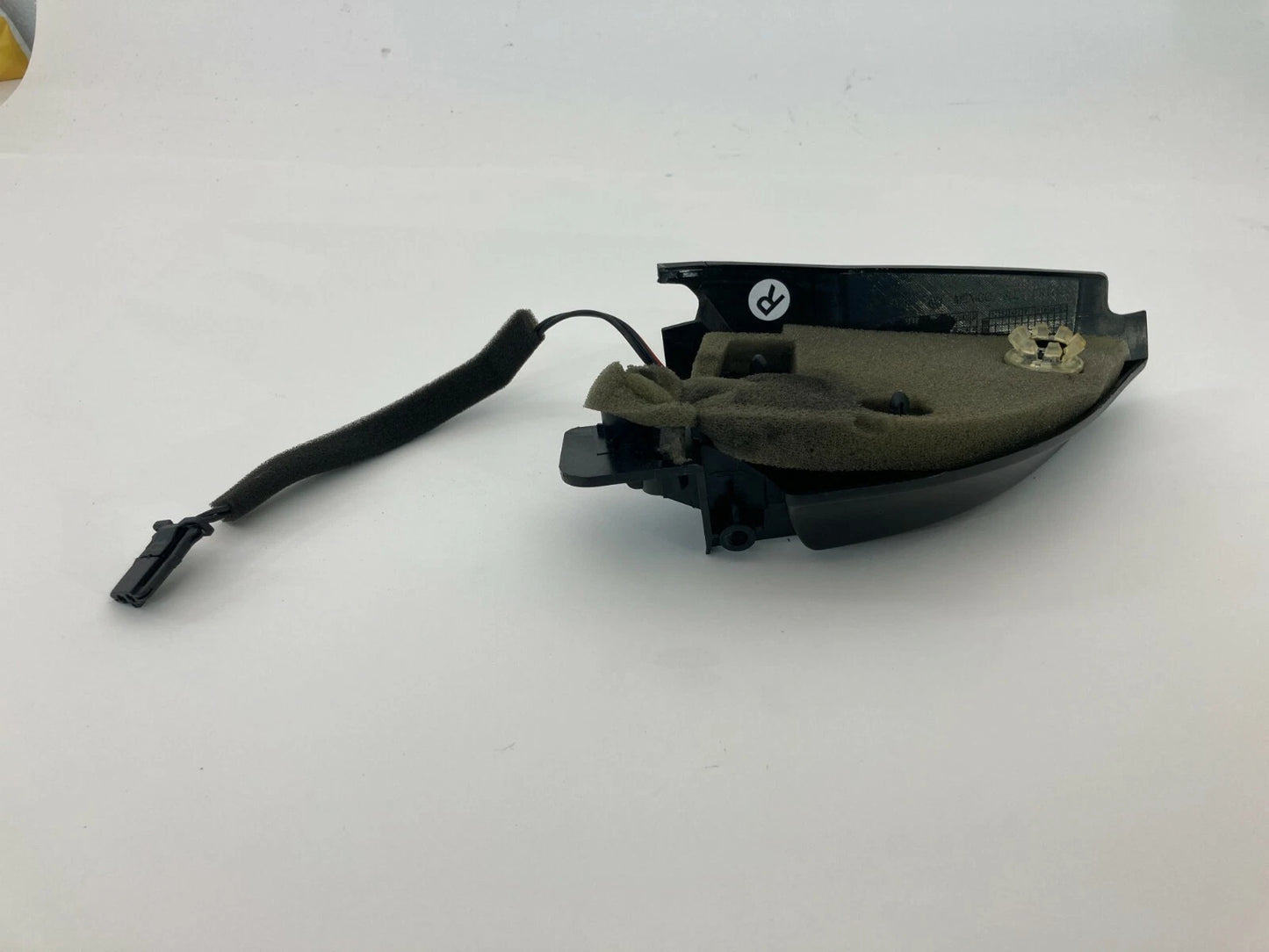 05-10 VW JETTA PASSENGER DOOR MIRROR CORNER TRIM COVER W/ TWEETER SPEAKER OEM