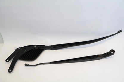 2004-2009 TOYOTA PRIUS FRONT LEFT AND RIGHT WINDSHIELD WIPER ARM PAIR SET