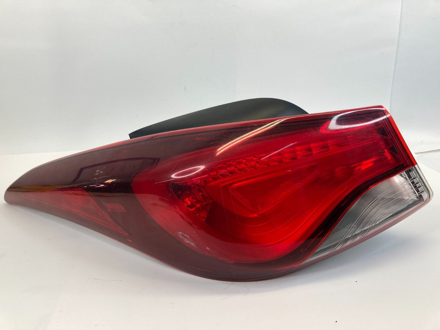 2014-2016 Hyundai Elantra Rear Left Driver Side Taillight Outer Tail Lamp OEM