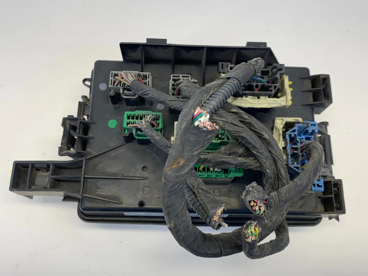 2010 CHRYSLER 300 CHARGER 2.7L TIPM TOTALLY INTEGRATED POWER MODULE FUSE BOX OEM