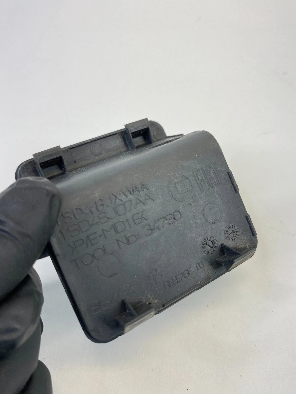 2012-2019 FIAT 500 RIGHT SEAT BELT RETRACTOR COVER PANEL TRIM 1SD48JD7AA OEM