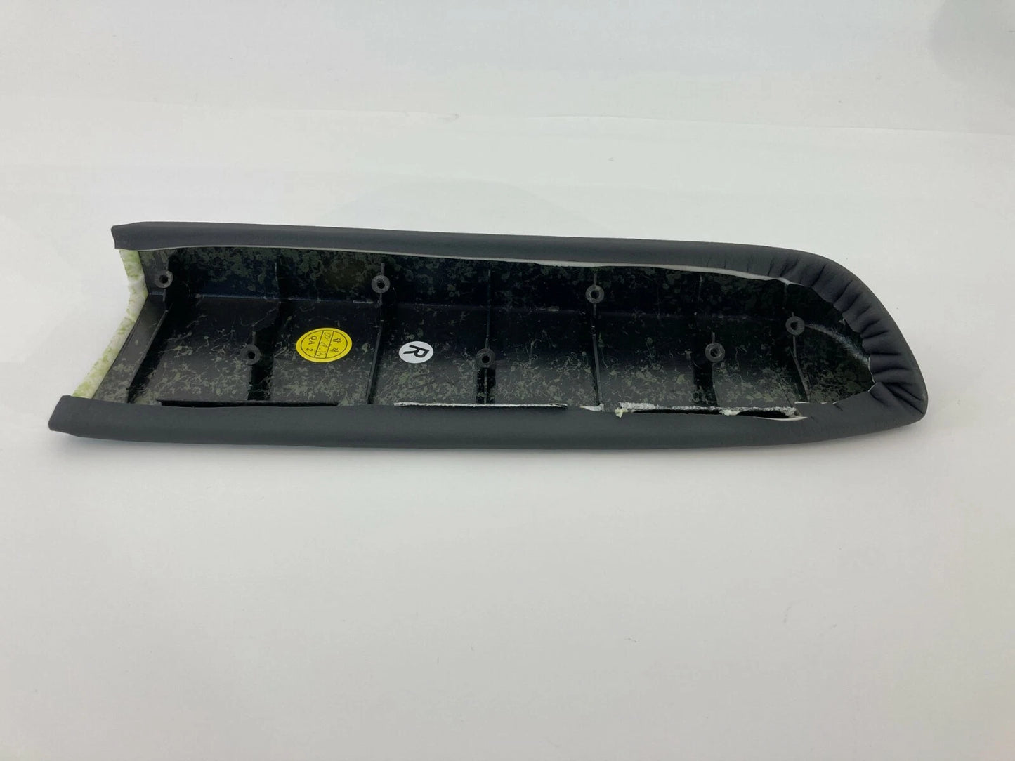 2003 KIA SORENTO REAR RIGHT SIDE DOOR PANEL ARMREST ARM REST OEM