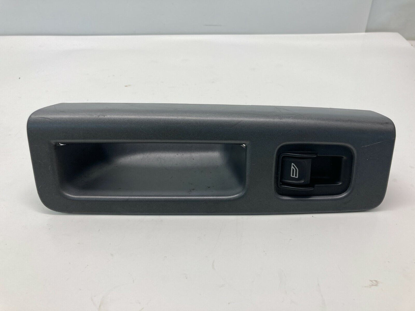 2004-2011 Volvo S40 Rear Right Passenger Door Window Switch Pull Pocket 8679478