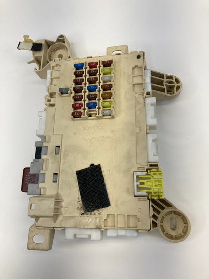 2004-2006 Lexus LS430 4.3L V8 Interior Cabin Right Side Fuse Relay Junction Box