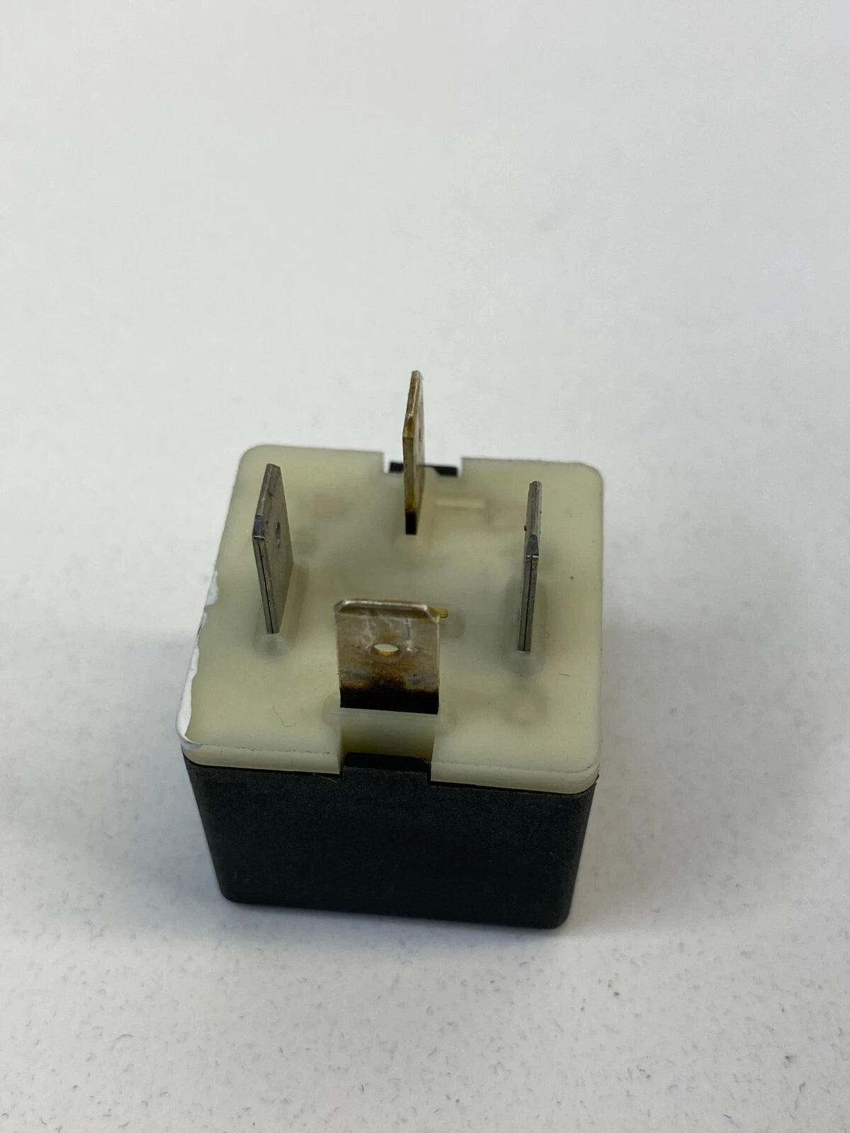 1998-2010 VOLKSWAGEN NEW BEETLE HATCHBACK MULTIPURPOSE RELAY 141951253B OEM