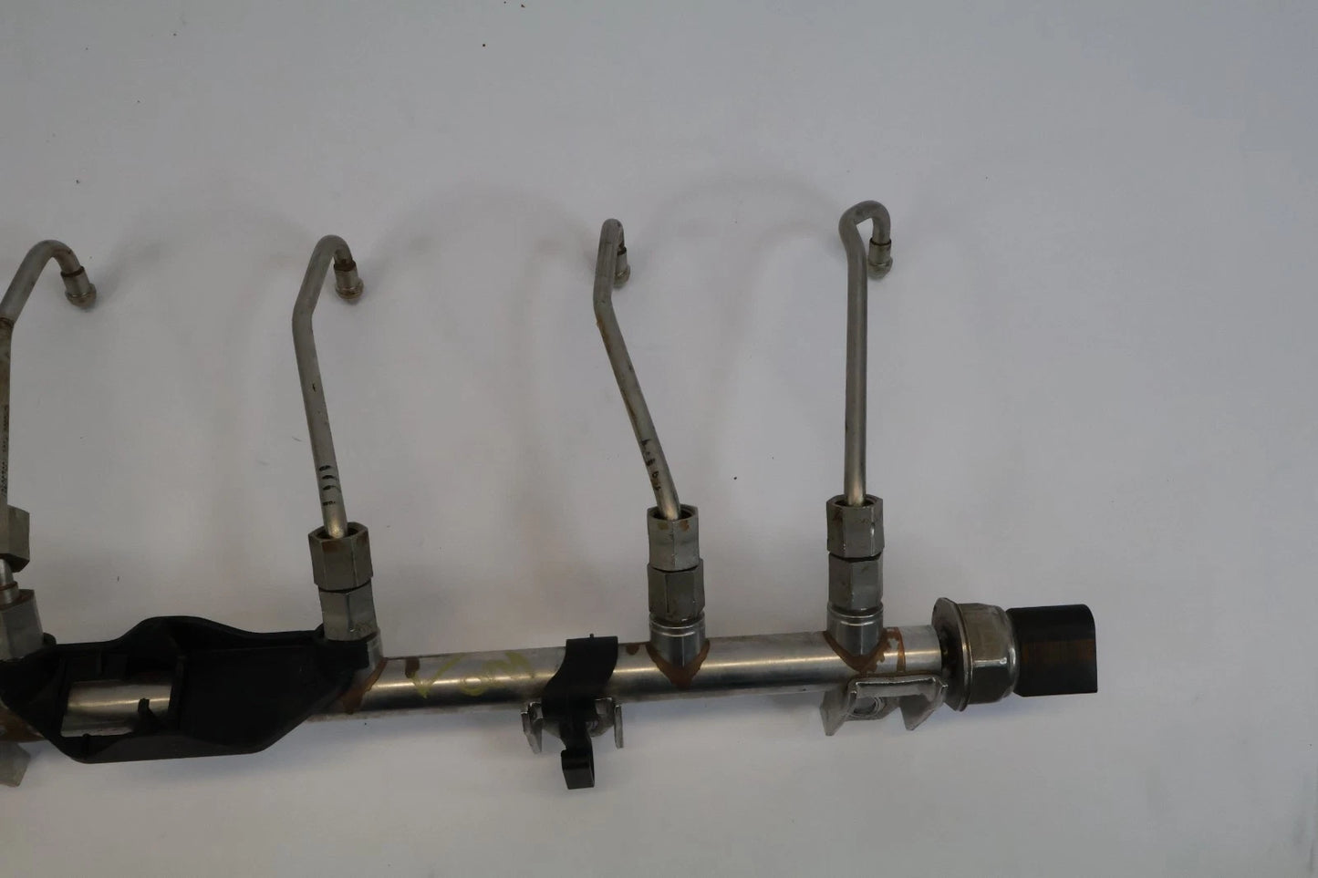 2008 BMW 535XI 3.0L TWIN TURBO HIGH PRESSURE FUEL RAIL WITH LINES OEM 7555006