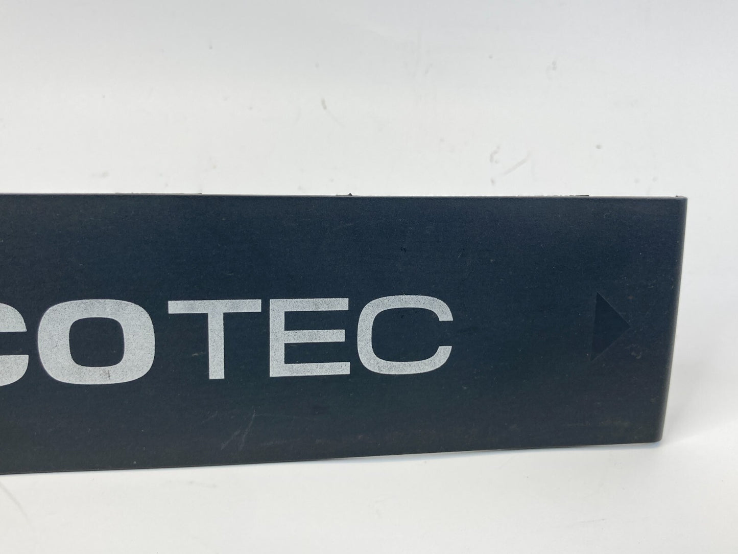 2012-2018 Chevrolet Sonic 11-15 Cruze Engine Cover Emblem Trim Panel 13103972