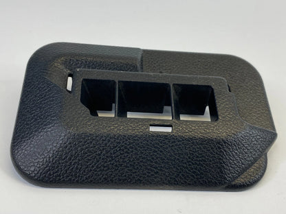 07 08 INFINITI G35 SEDAN FRONT RIGHT HEATER FOOT AIR DUCT VENT GRILLE TRIM PANEL